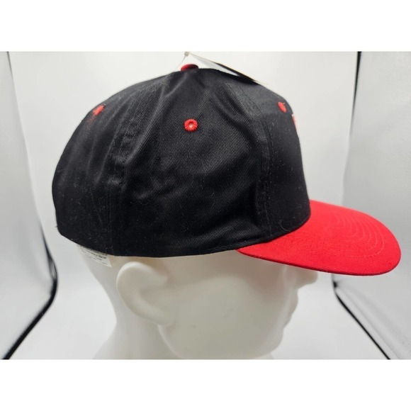 Vintage 1993‎ TASMANIAN DEVIL Embroidered Black & Red Snapback Hat Cap NWT - Picture 4 of 9
